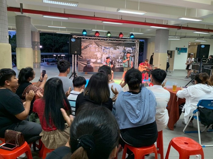 熱情如火的 加油團